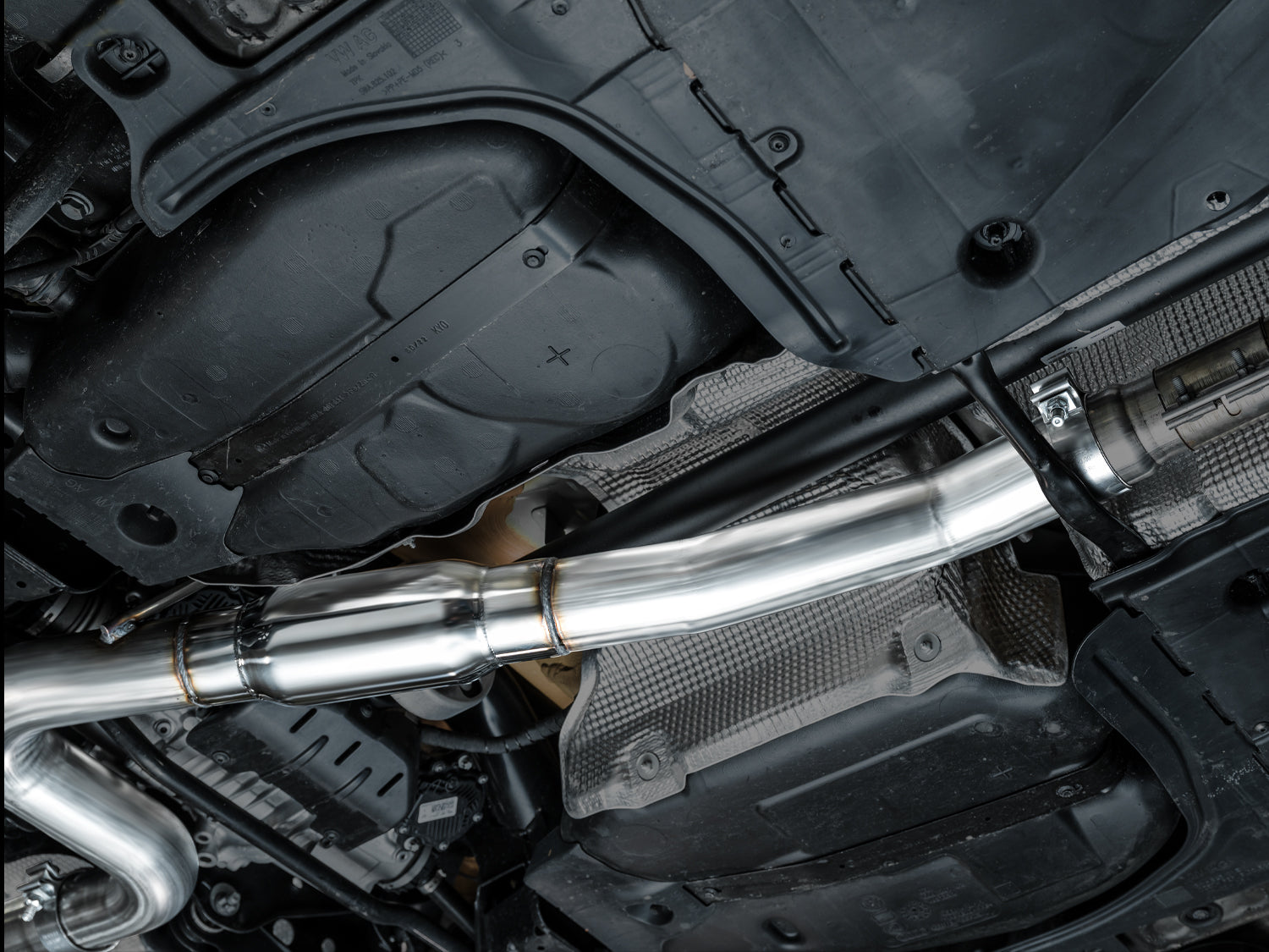 AWE Tuning Exhaust System Kit 3020-43658 product image 3