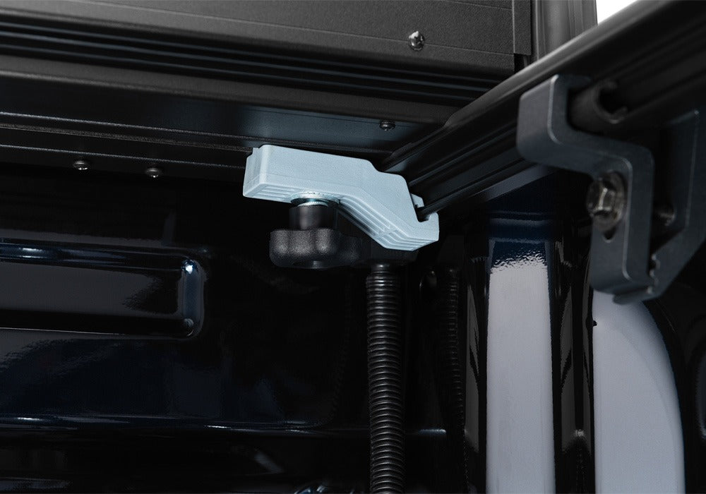 UnderCover Hard Folding Tonneau Covers AX22032 product image 6