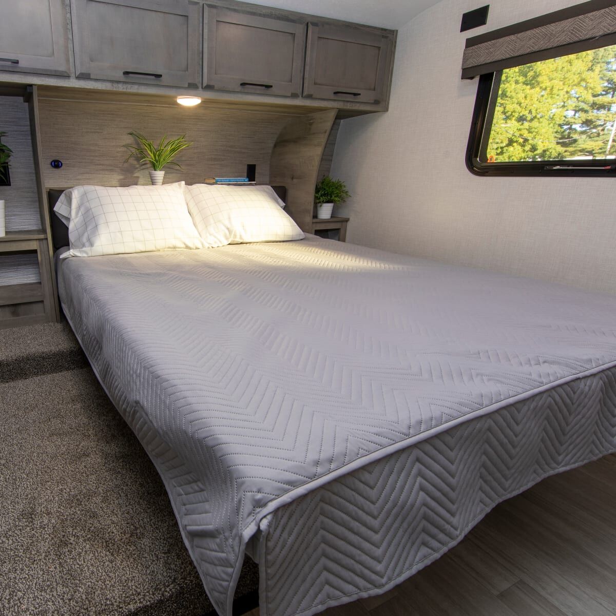 Lippert Bed Sheet, Easy Zzzs  Series, Gray Checkered - 2022107819