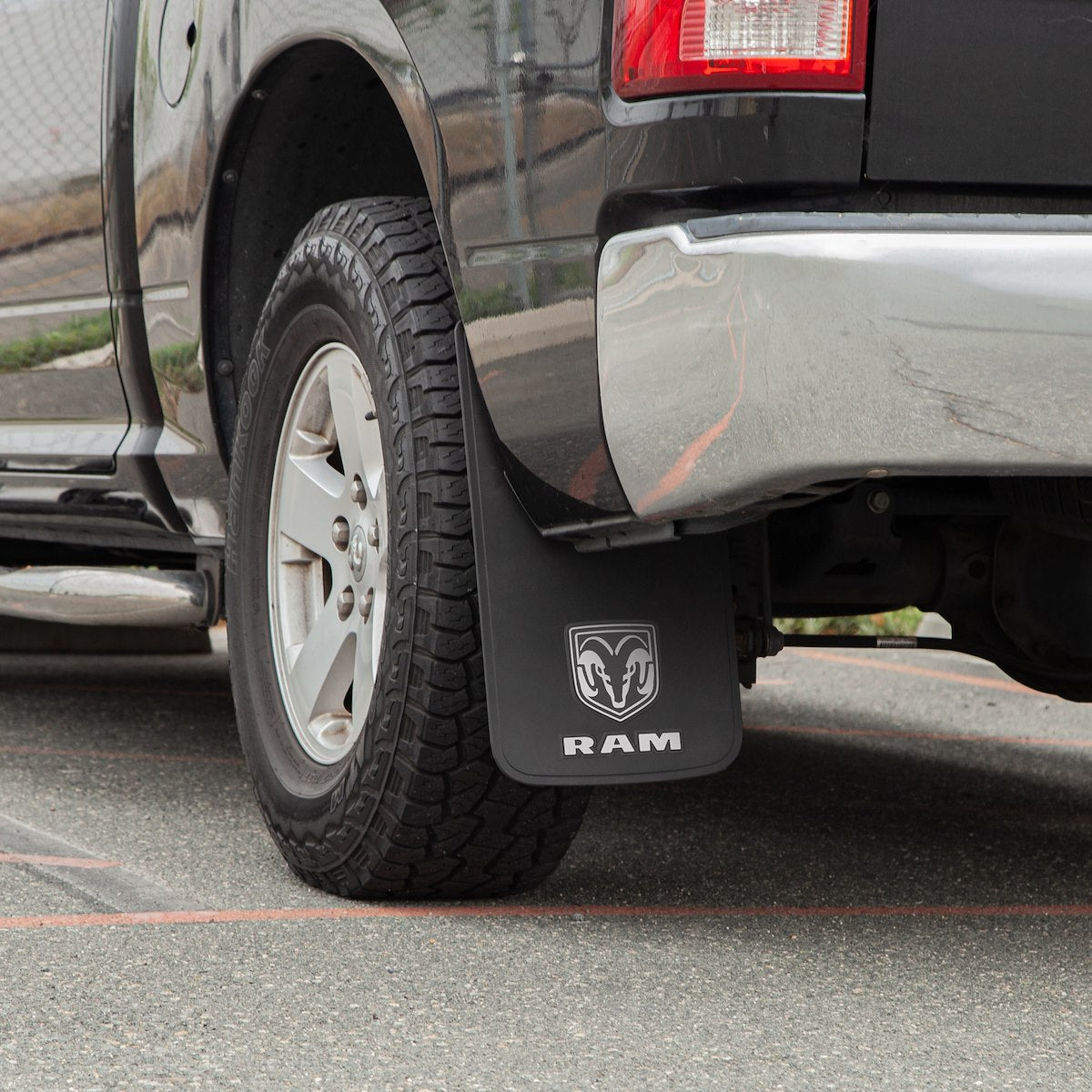 Plasticolor Mud Flap, Easy-Fit Series, Black, Set Of 2 - 000541R01