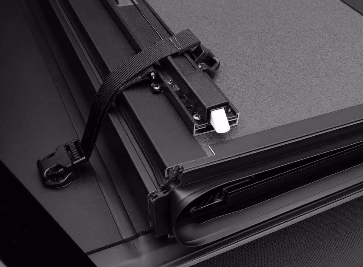 BAK Hard Folding Tonneau Covers 448147 product image 9