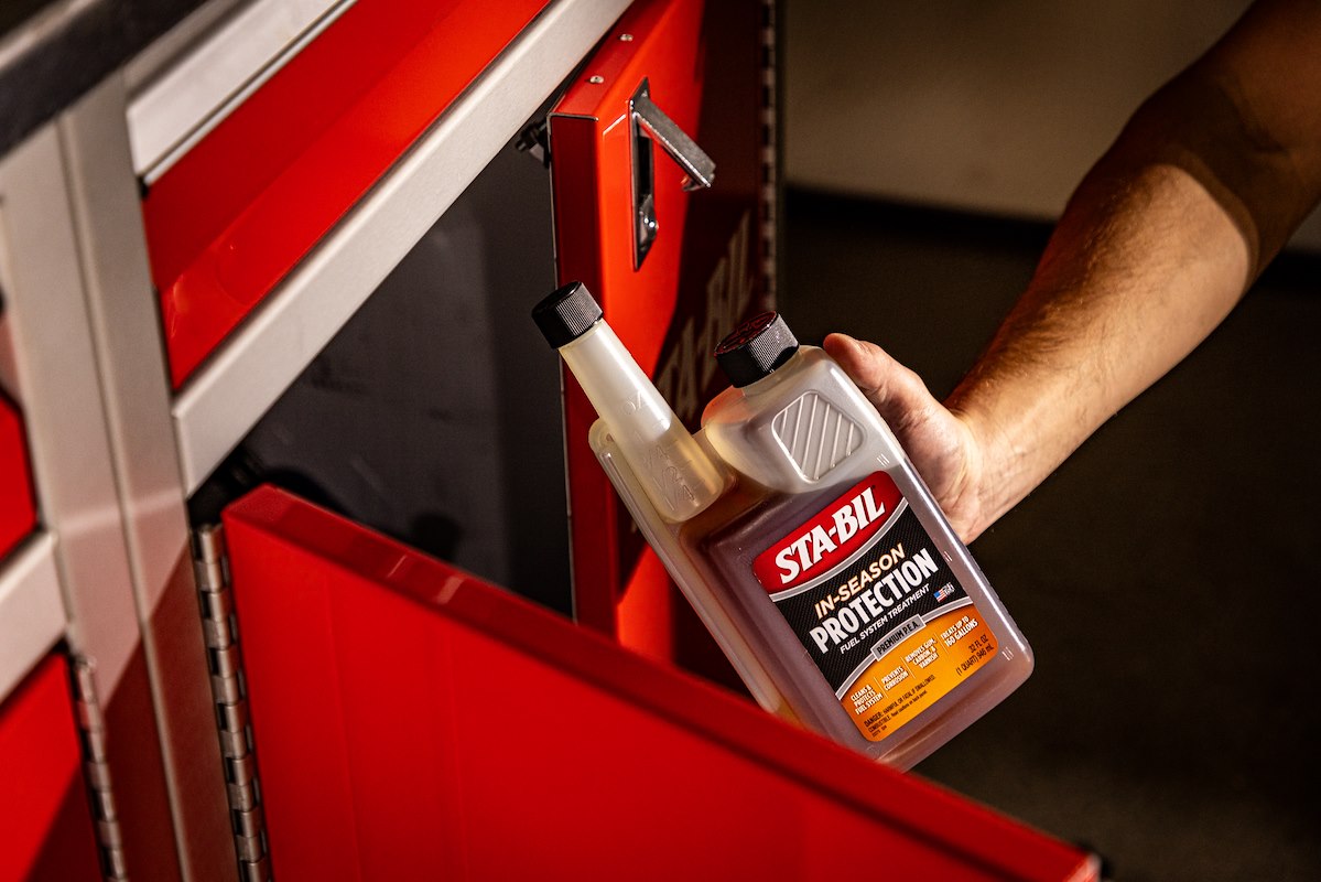 Sta-Bil Fuel Additive, Treats Up To 160 gal, 32 oz Bottle - 22275