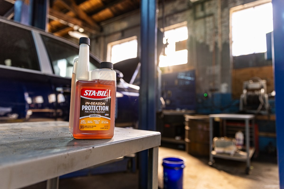 Sta-Bil Fuel Additive, Treats Up To 160 gal, 32 oz Bottle - 22275