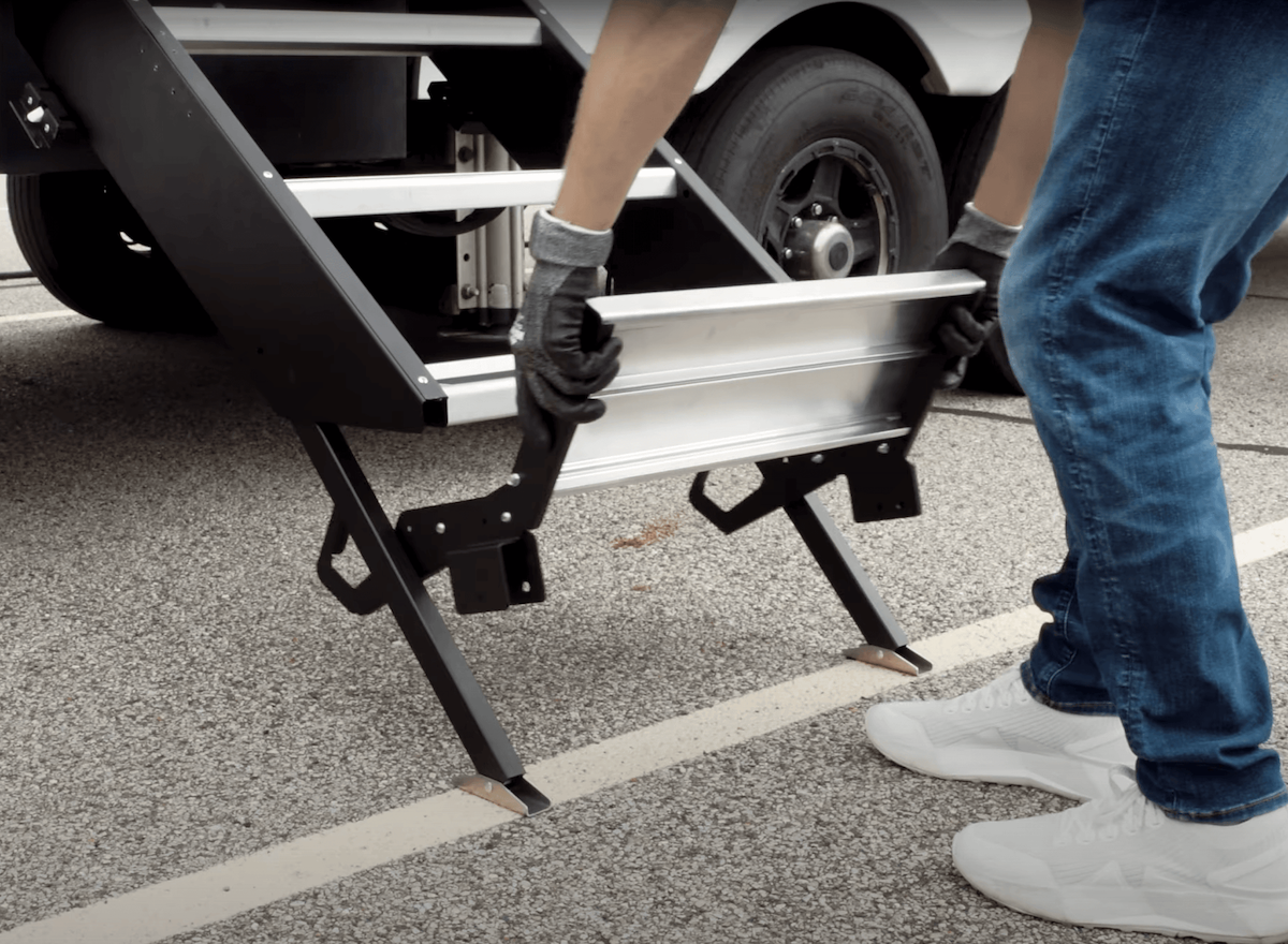 MOR/ryde Entry Step, 19-1/2 in Width x 7 in Depth, With 9 in Rise, Aluminum - STP54-076