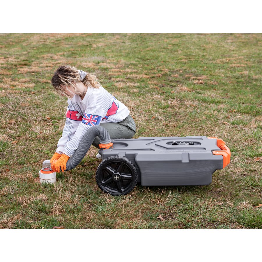 Camco Portable Waste Holding Tank, 21 gal, 2 Wheel Design - 39002
