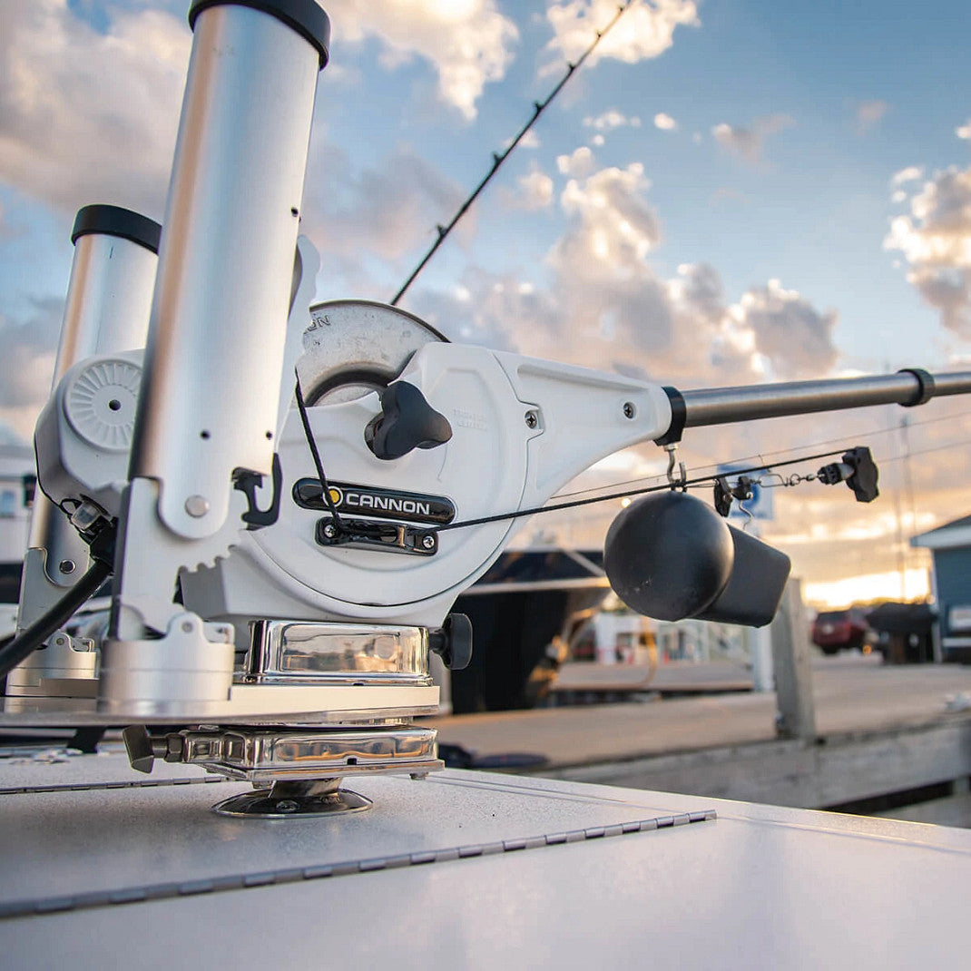 Cannon Downrigger Mount, 316-Grade Stainless Steel Construction, 5-1/4 in Length x 5-1/4 in Width Dimension - 1904045