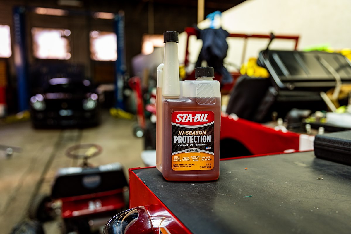 Sta-Bil Fuel Additive, Treats Up To 160 gal, 32 oz Bottle - 22275