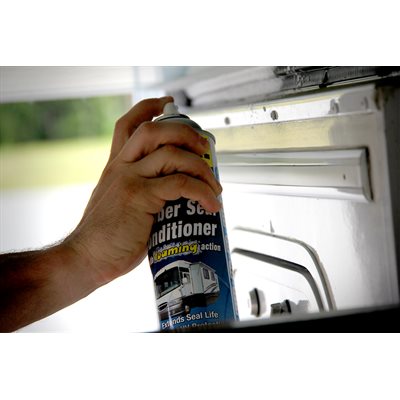 Camco Slide Out Seal Conditioner, 16 oz Aerosol - 41135