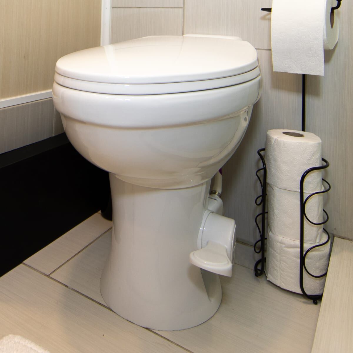 Lippert Toilet, Elongated Seat With 18 in Seat Height, White Ceramic With Plastic Seat/Lid - 2022113192