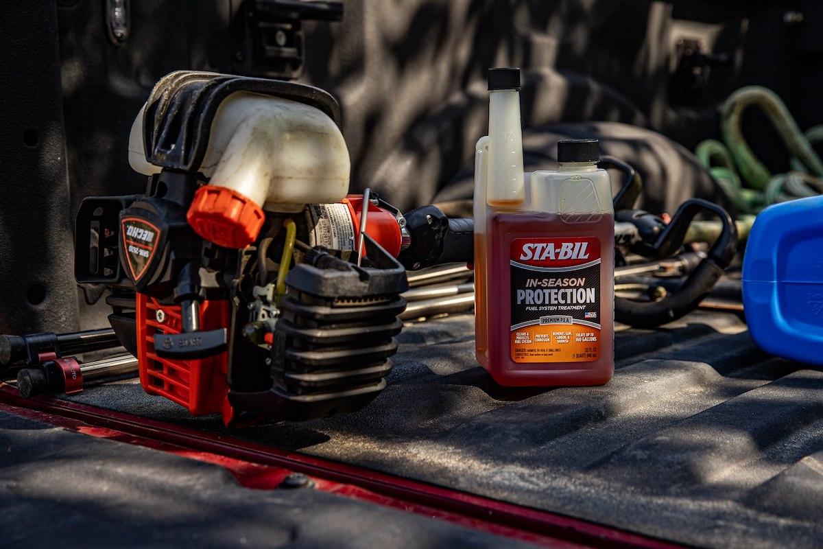 Sta-Bil Fuel Additive, Treats Up To 160 gal, 32 oz Bottle - 22275