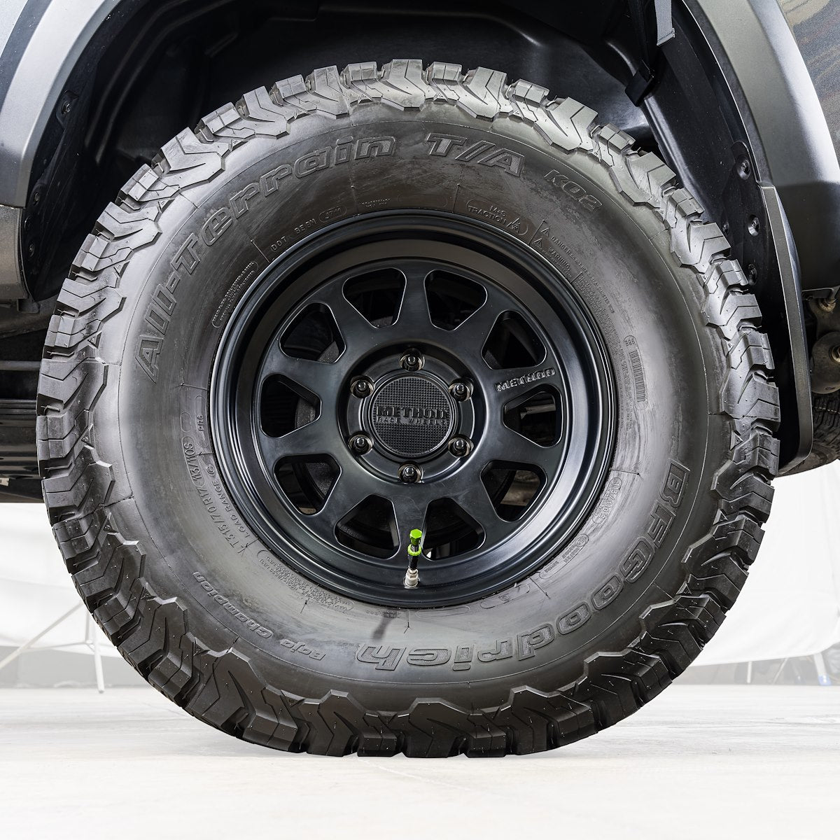 Overland Vehicle Systems Tire Deflator, Adjustable Range 10PSI to 30PSI, Aluminum, Set Of 4 - 97-9903