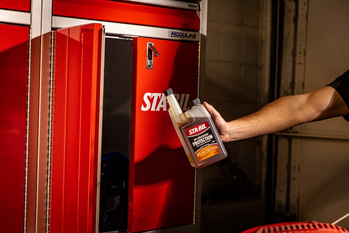 Sta-Bil Fuel Additive, Treats Up To 160 gal, 32 oz Bottle - 22275