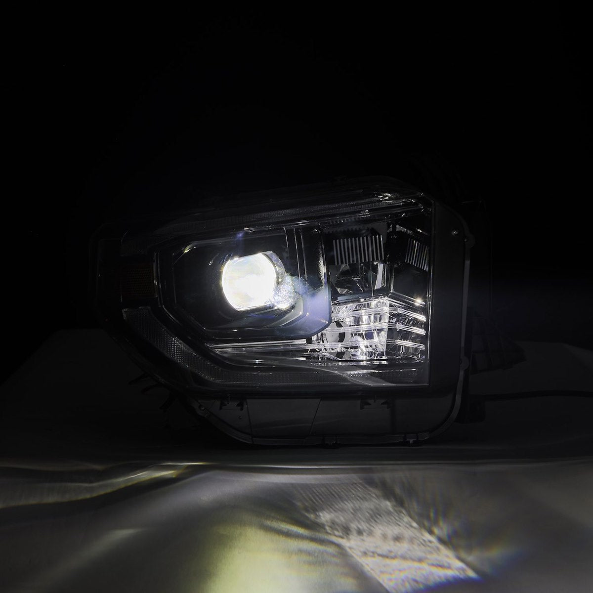 AlphaRex Headlight Assembly 880836 product image 5