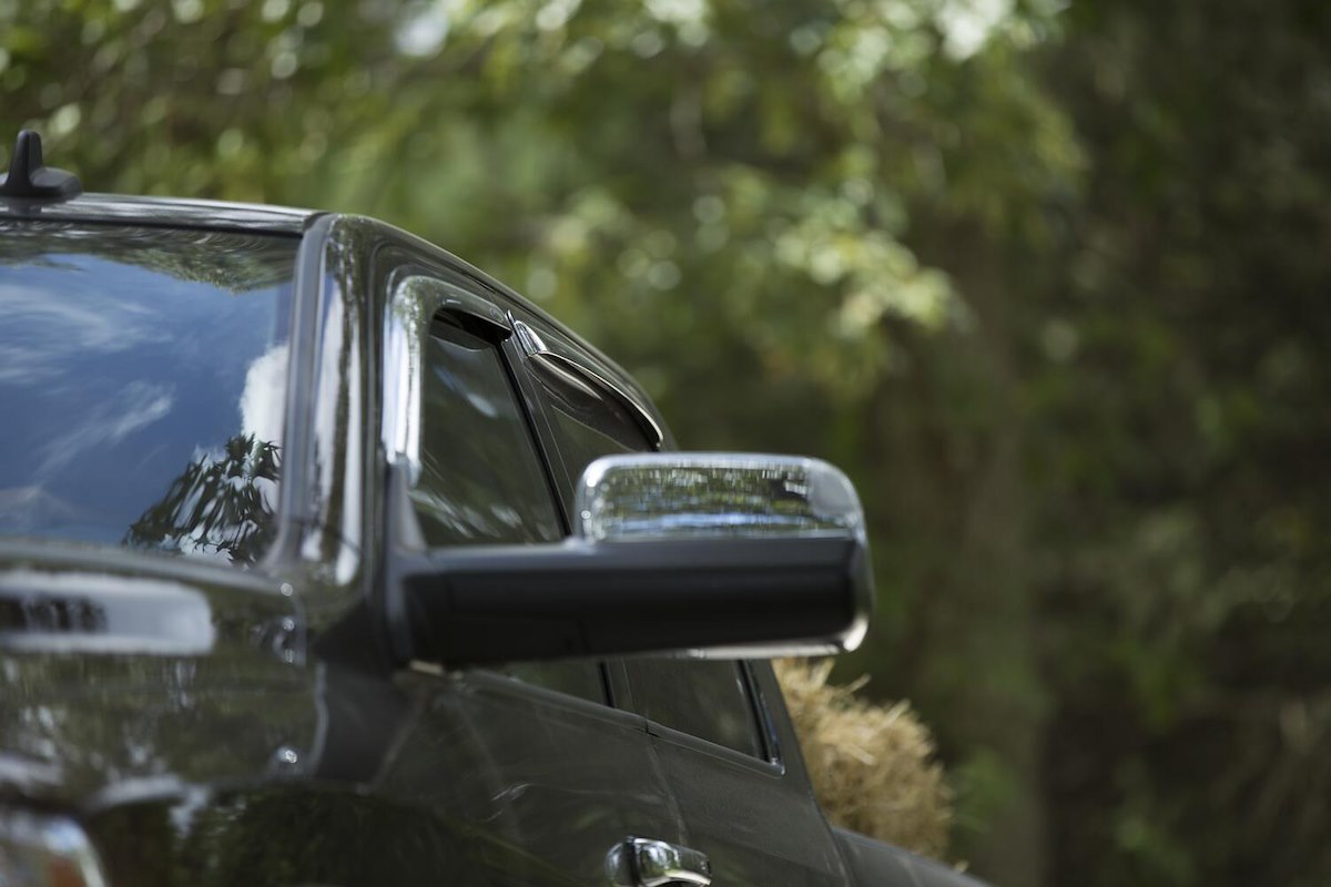 AVS Vent Visors 684806 product image 3