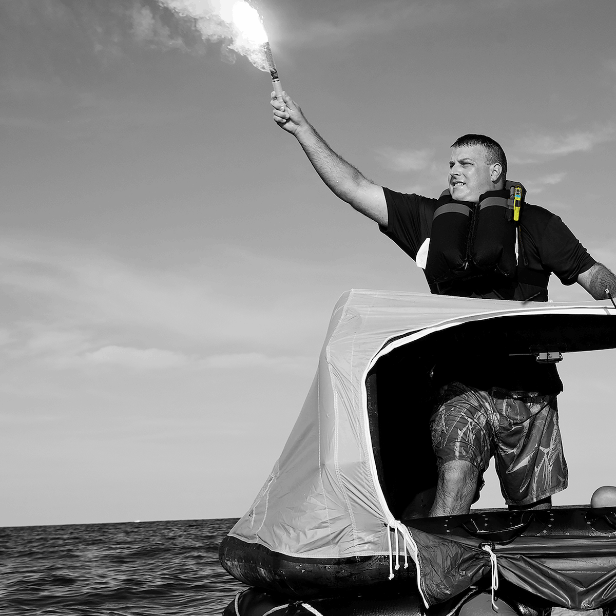 ACR Electronics Man Overboard Locator, C-Strobe H20, 120 Hours Operational Life, 1.38 in Width x 1.2 in Depth x 5.56 in Height - 3964.1