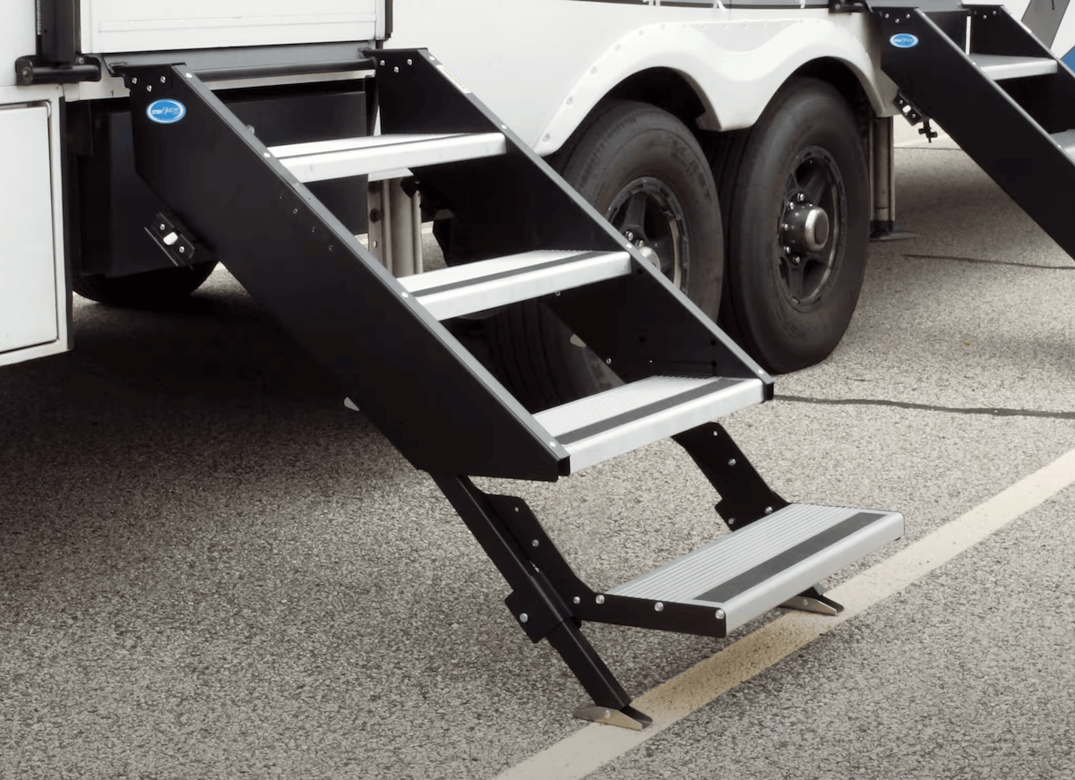MOR/ryde Entry Step, 19-1/2 in Width x 7 in Depth, With 9 in Rise, Aluminum - STP54-076