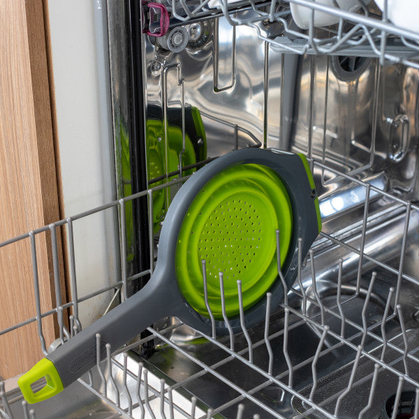 Progressive International Kitchen Strainer, Collapses To 1 in Thickness, 1.5 qt Capacity, With 10 in Expand Handle - PS-3508