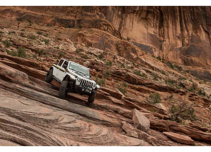 Smittybilt 2018-2026 Wrangler/2020-2026 Gladiator GEN2 Xrc Front Bumper - 77807 - image 12